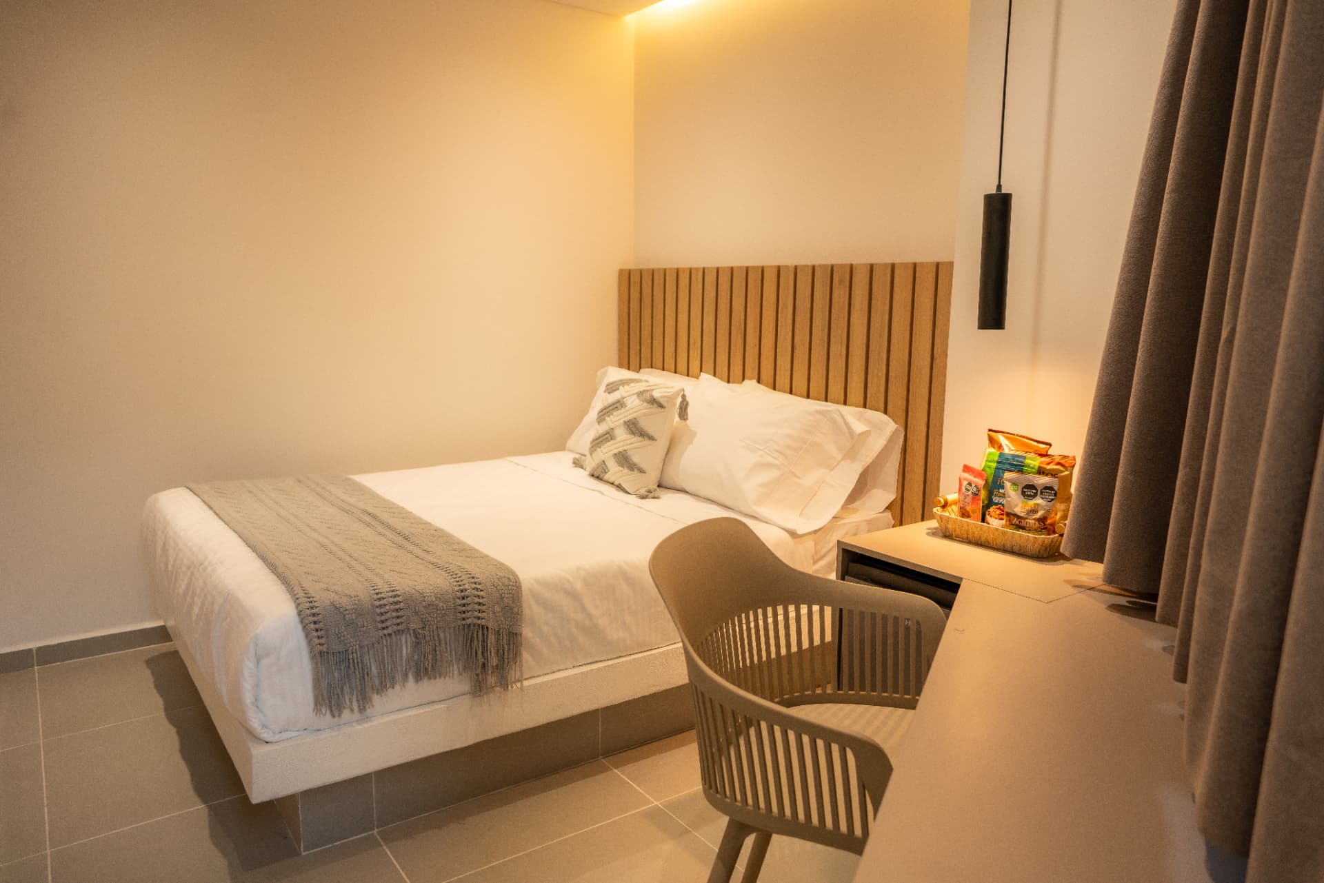 Habitación Estándar — zona de trabajo