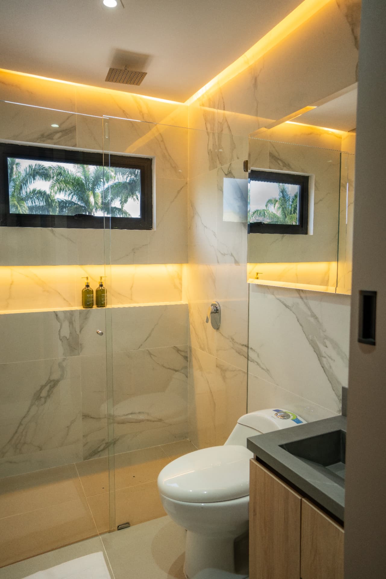 Habitación Estándar — ducha en mármol